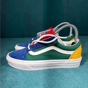Size 6 - Women’s Vans Old Skool Yacht Club multicolor shoes